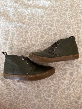 Old Navy Olive Green Kids Chukka Boots